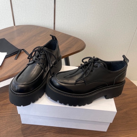 Celine Black Chunky Lace-Up Loafers - Picture 4 of 5